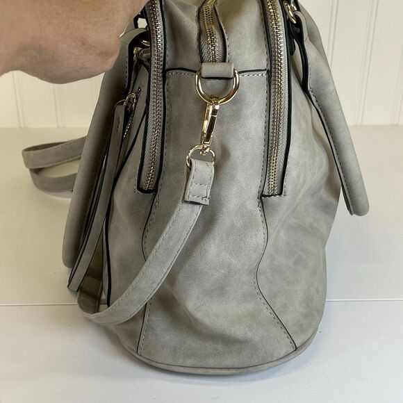 Gray Faux Leather‎ Triple Compartment Fringe Purse. Removable Shoulder Strap - Picture 6 of 12